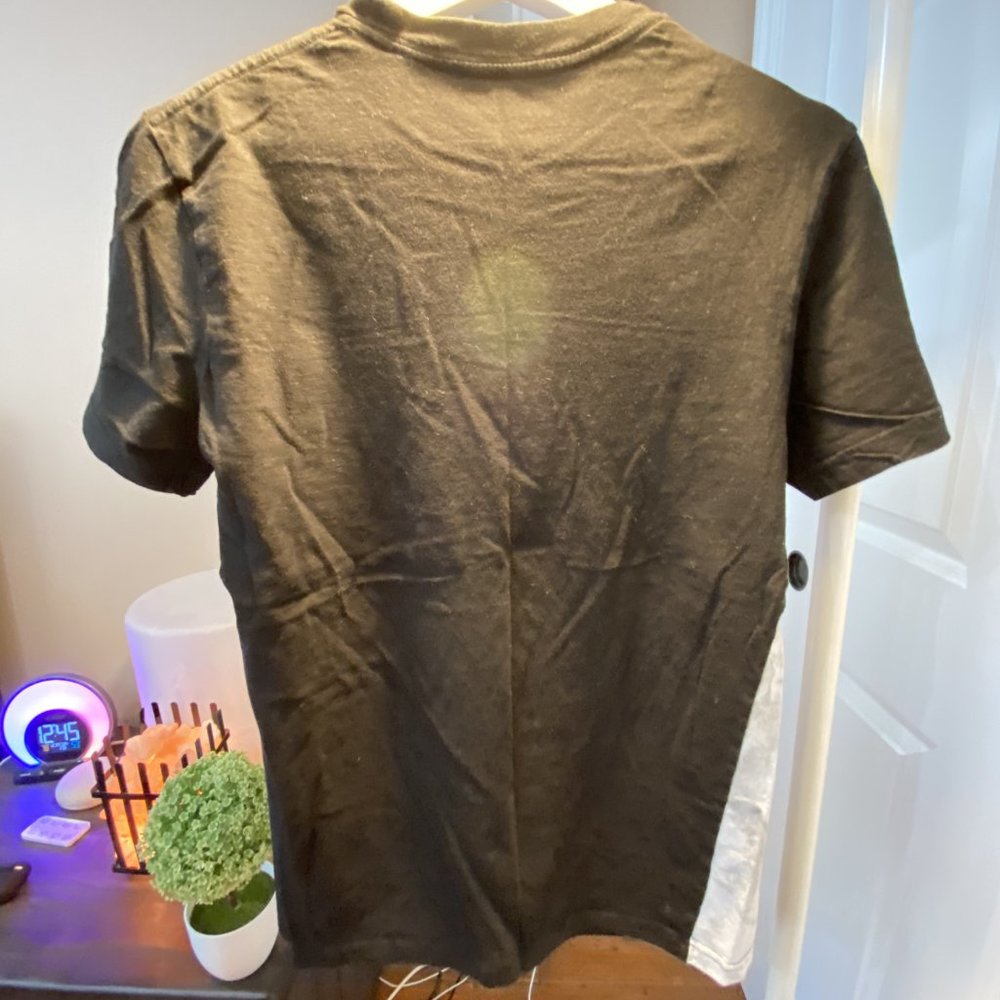 Guess Tee - Picture 3 of 3